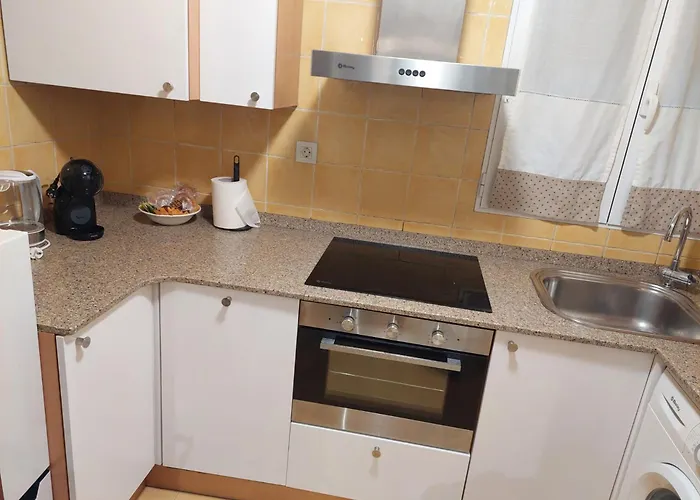 Nuevo, Junto Al Ayuntamiento Y Casco Viejo