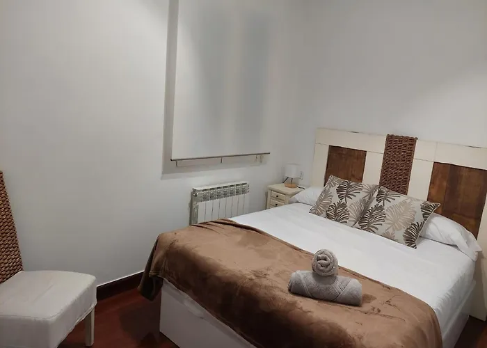 Nuevo, Junto Al Ayuntamiento Y Casco Viejo