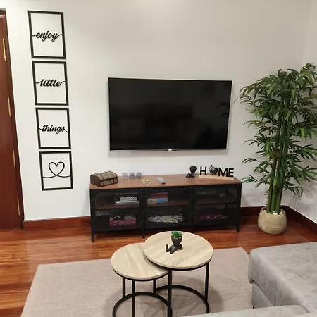 Nuevo, Junto Al Ayuntamiento Y Casco Viejo Бильбао