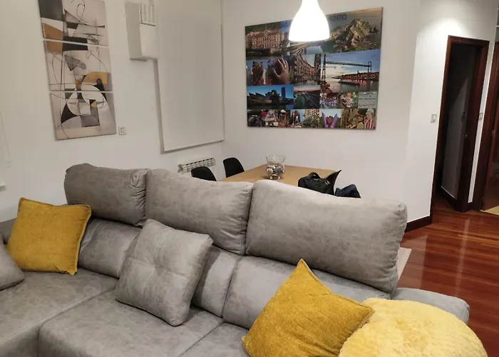 Nuevo, Junto Al Ayuntamiento Y Casco Viejo Μπιλμπάο